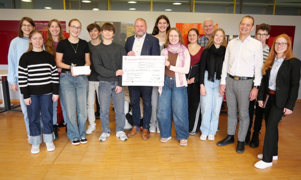 Das Mammut trifft Landrat Thomas Eberth